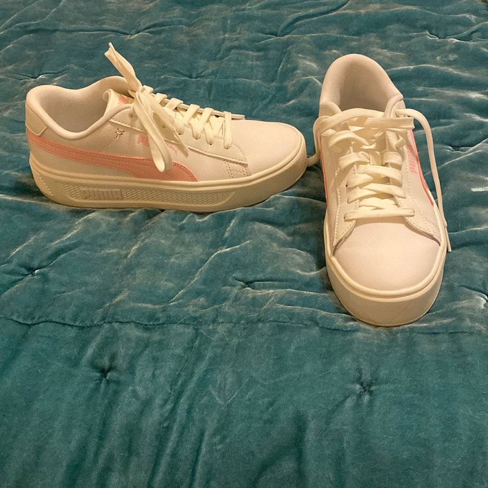 Puma Smash Platform cream and pink sneakers